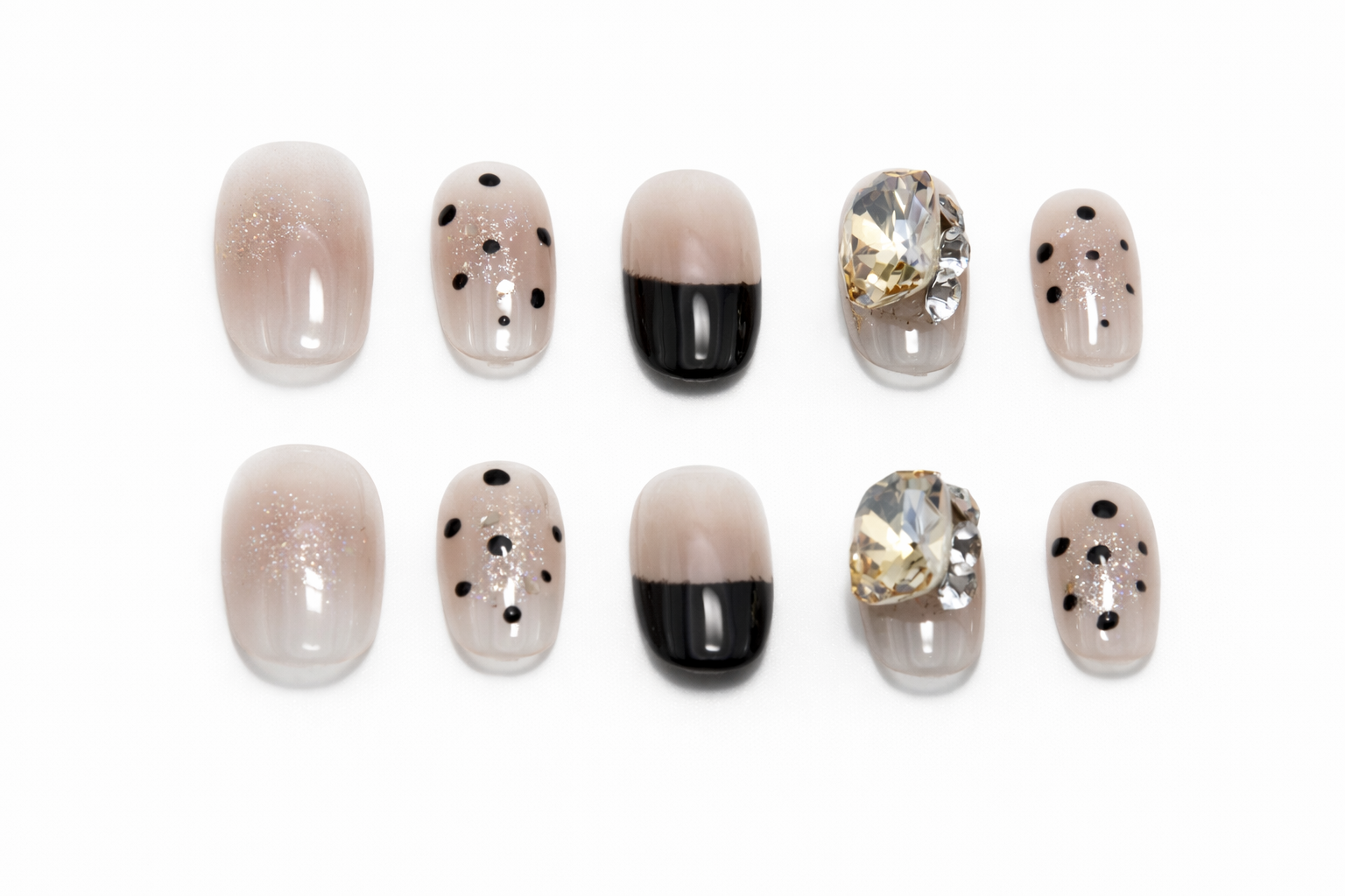 Press-on nails med gradient och rhinestones